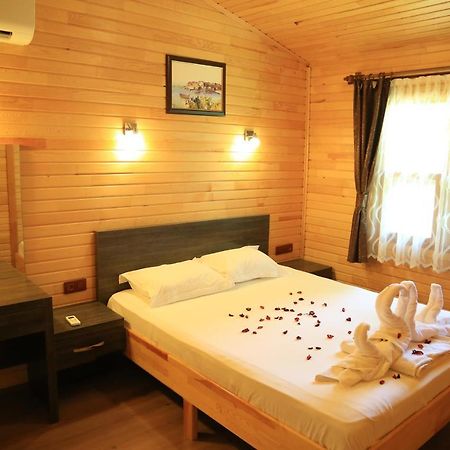 Tunays Pansiyon Bed and Breakfast Çıralı Exteriör bild
