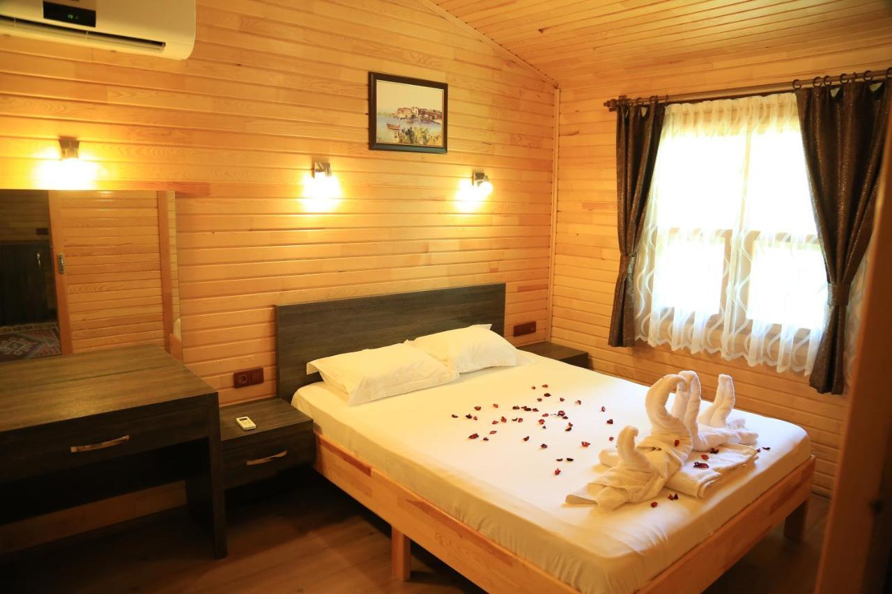 Tunays Pansiyon Bed and Breakfast Çıralı Exteriör bild