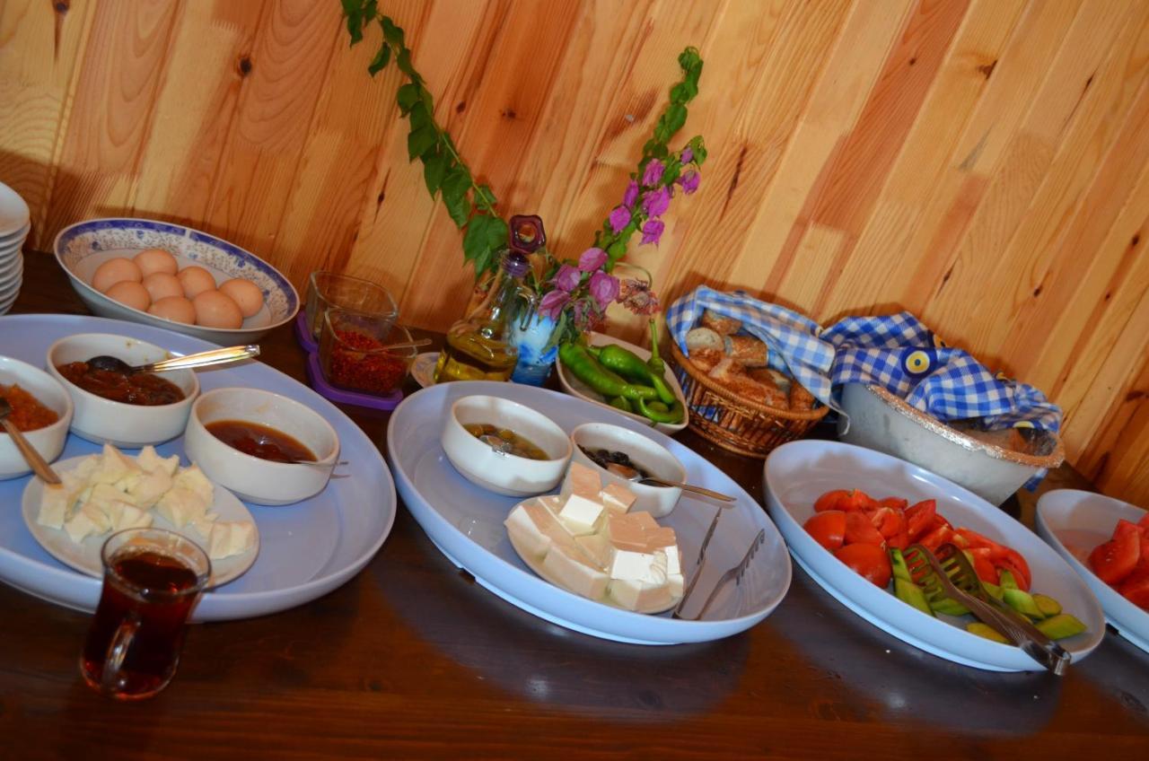 Tunays Pansiyon Bed and Breakfast Çıralı Exteriör bild