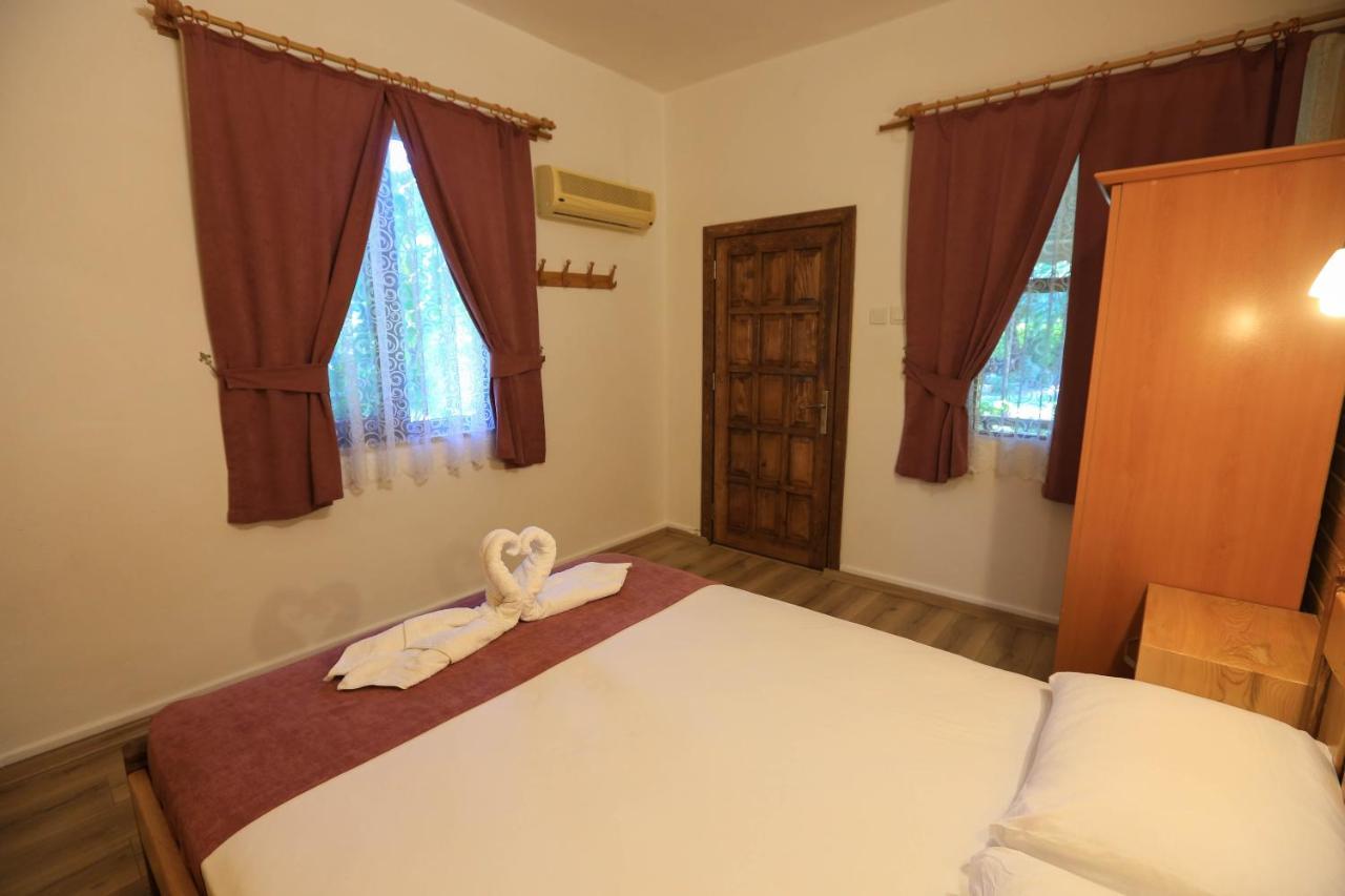 Tunays Pansiyon Bed and Breakfast Çıralı Exteriör bild